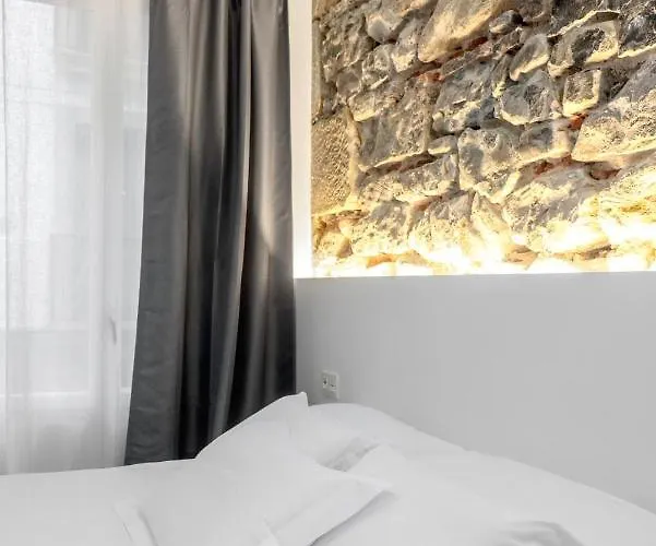 32 De Agosto Konukevi San Sebastián