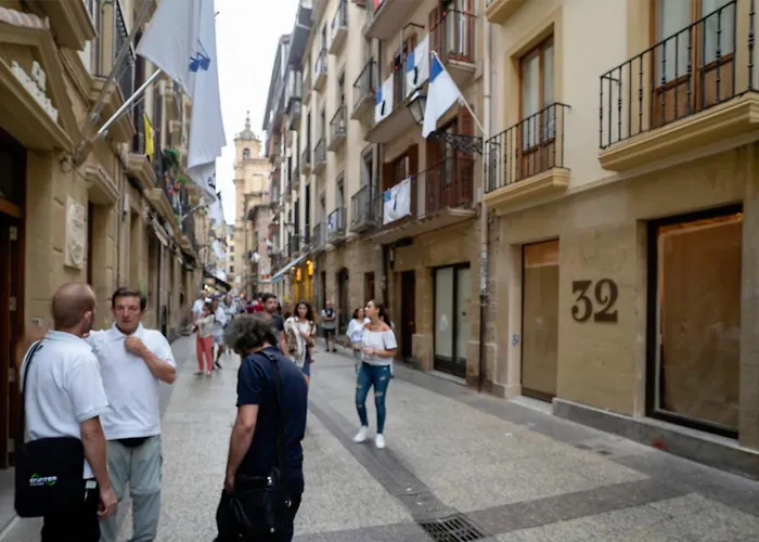 32 De Agosto Konukevi